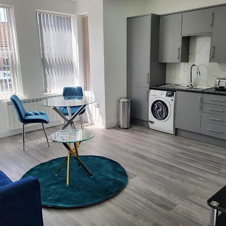 1 Bed Flat, Airport Pick, Drop Available Fibre Broadband, New, Washer Dryer, 10 Mins From City Centre ダートフォード エクステリア 写真