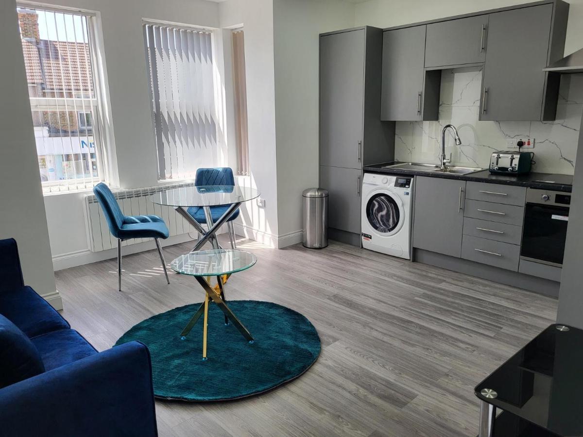 1 Bed Flat, Airport Pick, Drop Available Fibre Broadband, New, Washer Dryer, 10 Mins From City Centre ダートフォード エクステリア 写真